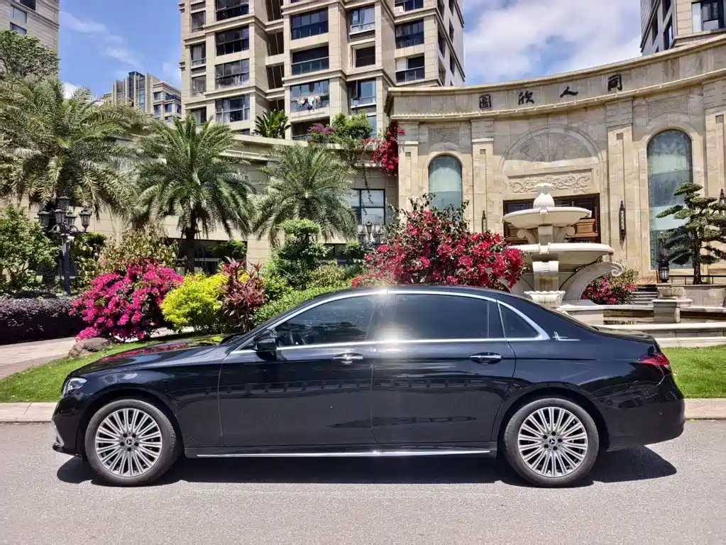 Mercedes-Benz E-Class — миниатюра 4