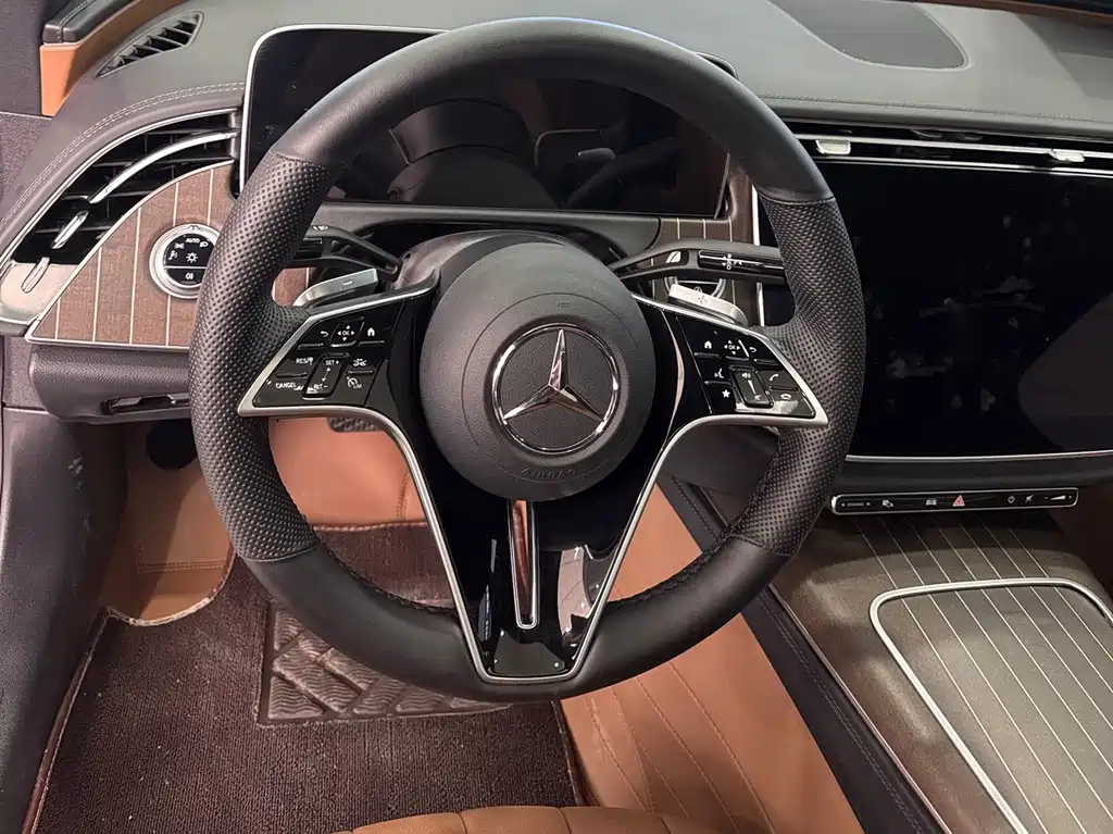 Mercedes-Benz E-Class — миниатюра 7