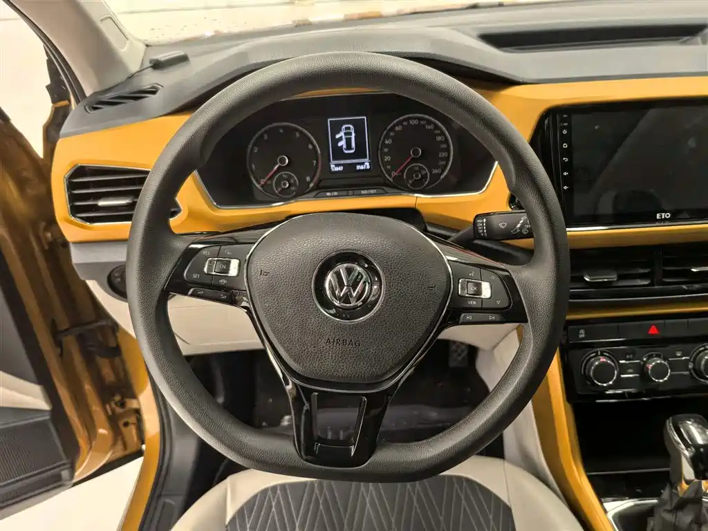 VOLKSWAGEN TU KAI