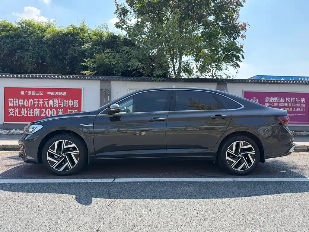 Volkswagen Sagitar — миниатюра 7