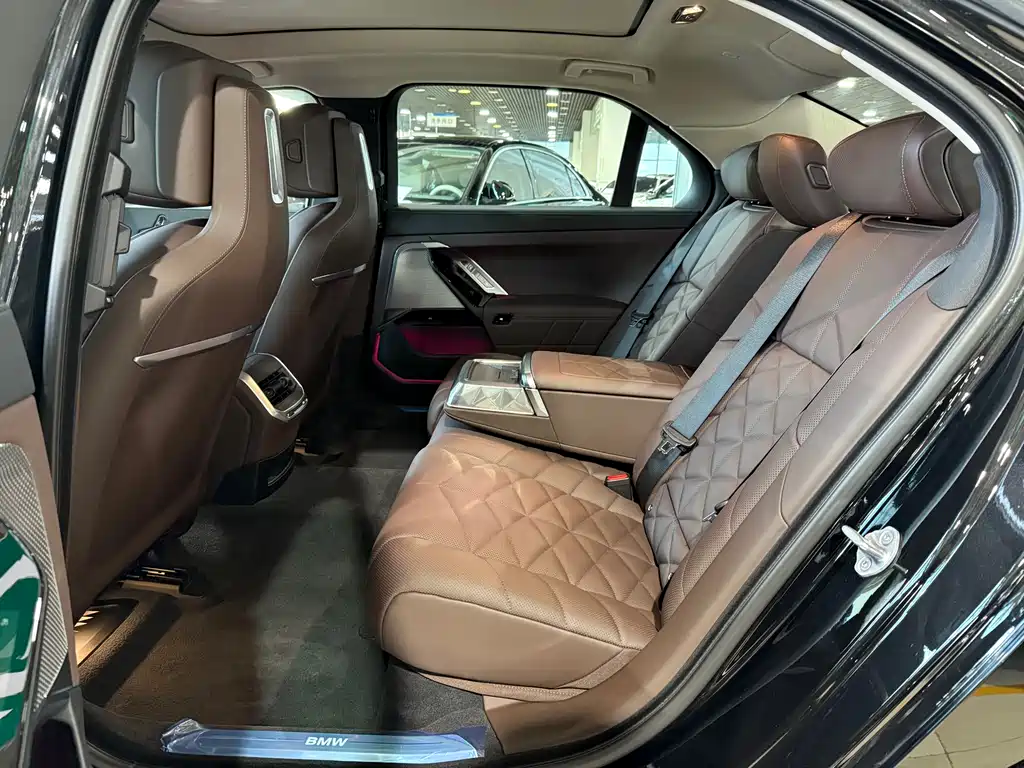 BMW 7 Series 7 2023 735Li Luxury