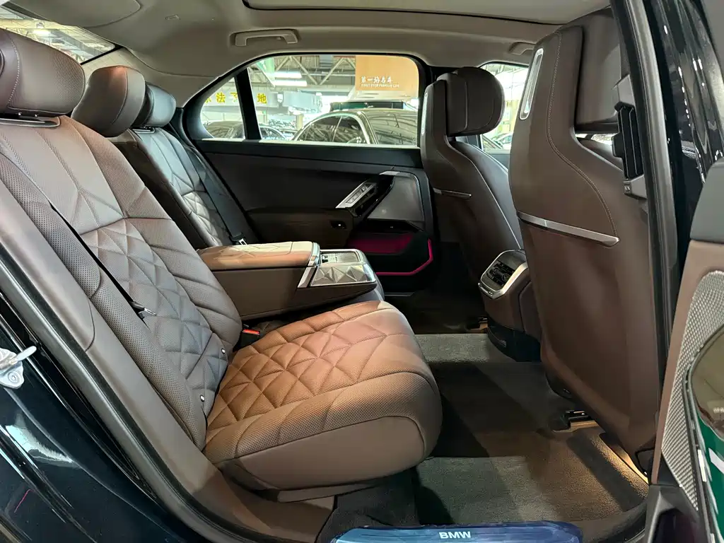 BMW 7 Series 7 2023 735Li Luxury