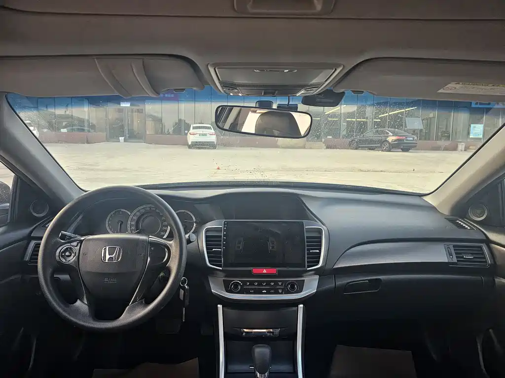 Honda Accord — миниатюра 10