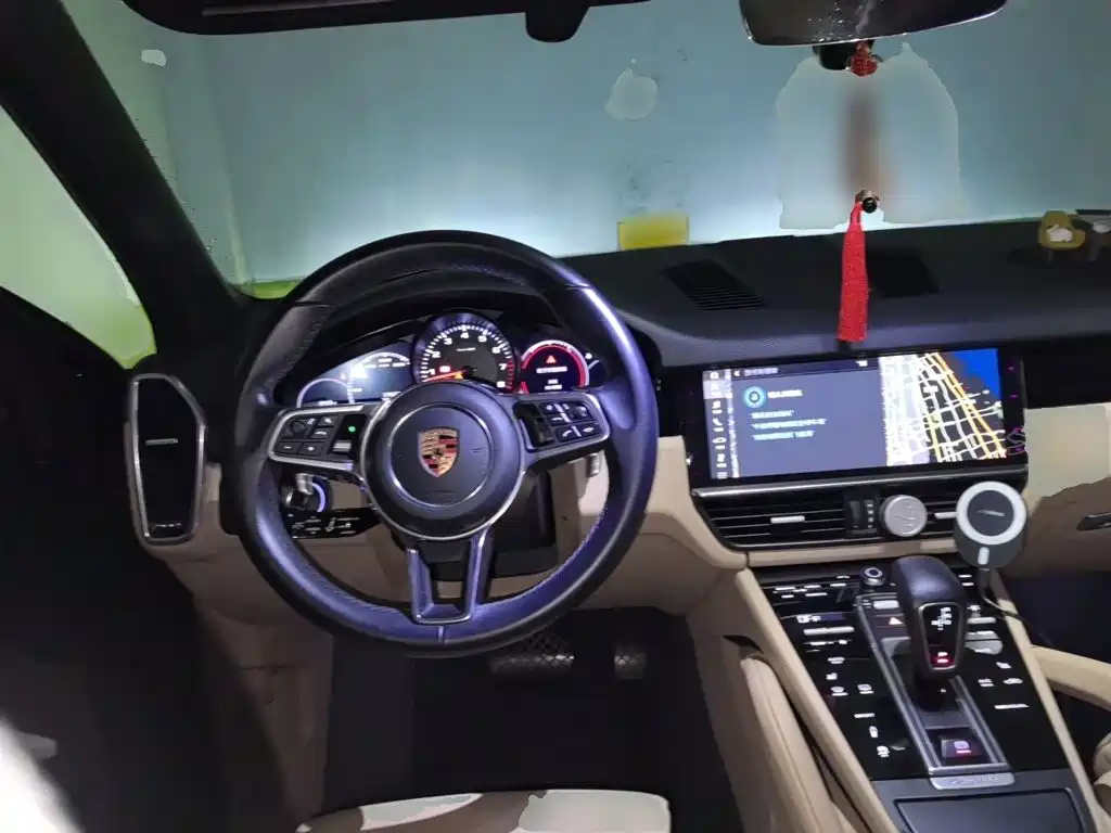 Porsche Cayenne — миниатюра 11