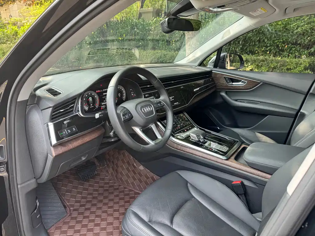 Audi Q7 — миниатюра 6