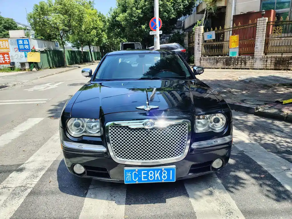 Chrysler 300C — миниатюра 2