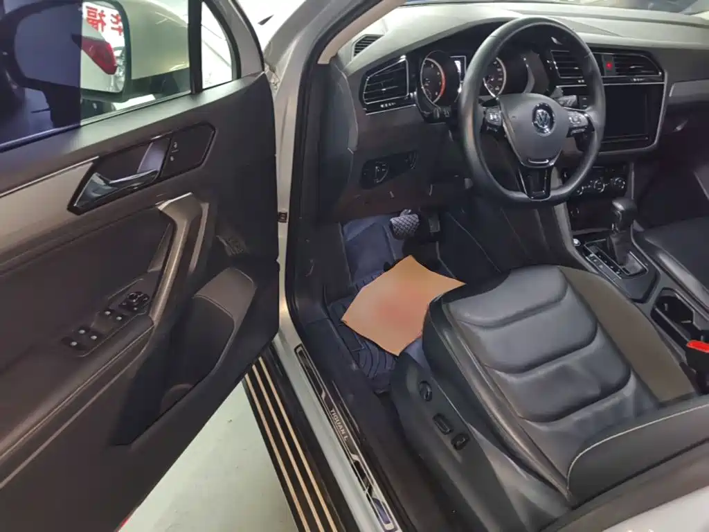 Volkswagen Tiguan L — миниатюра 16
