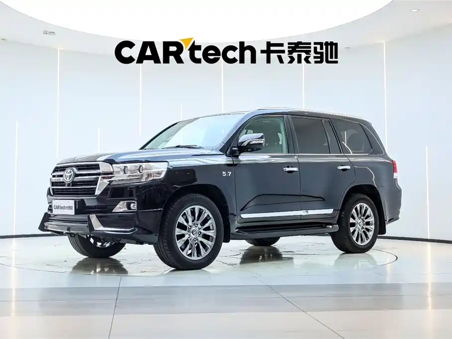 Toyota Land Cruiser 2018 5.7L VX 7 мест
