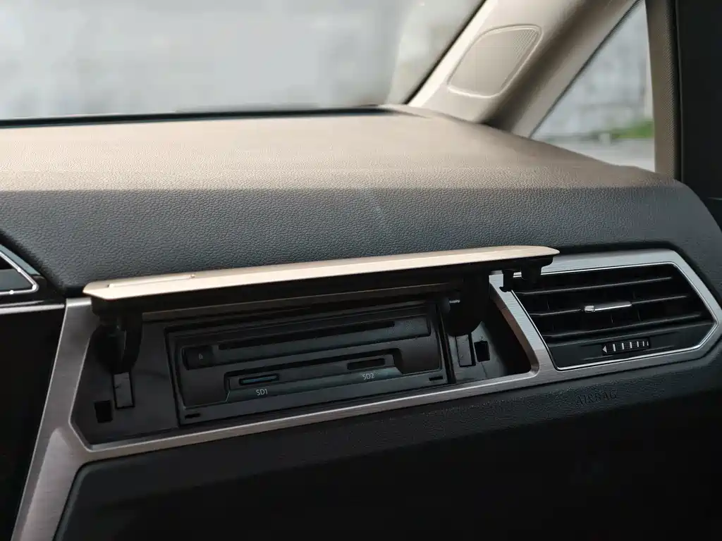 Volkswagen Touran — миниатюра 16