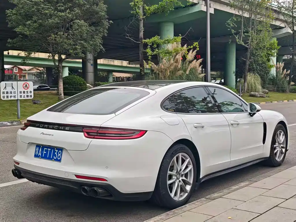 Porsche Panamera — миниатюра 4