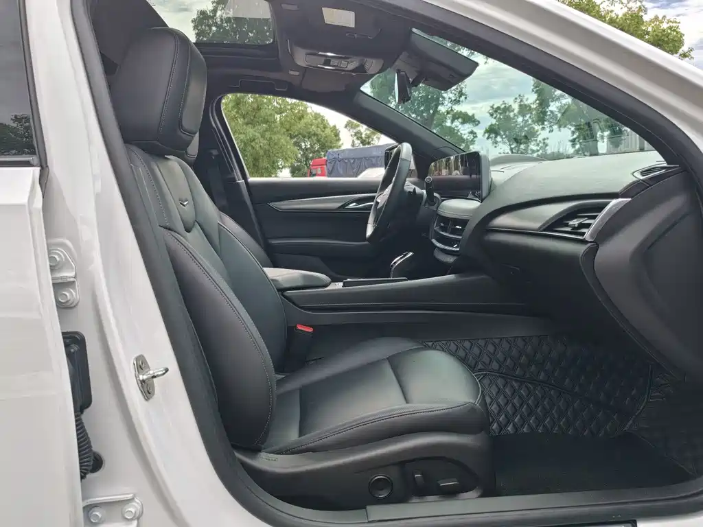 Cadillac CT5 — миниатюра 26