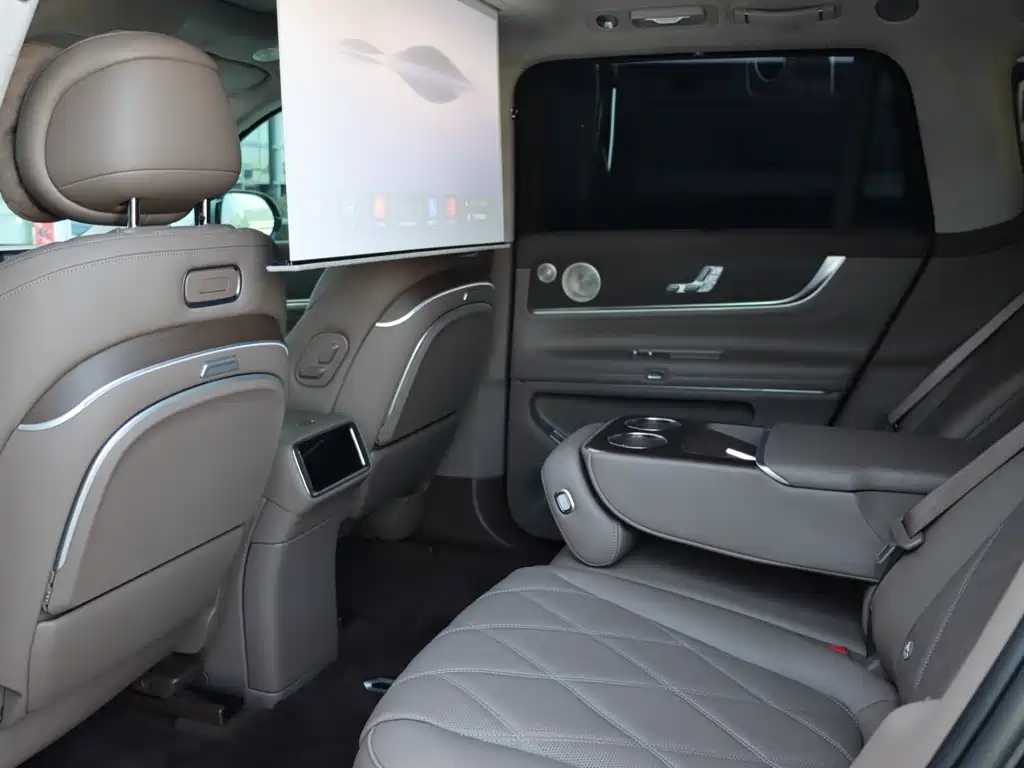 AITO ASK THE WORLD M9