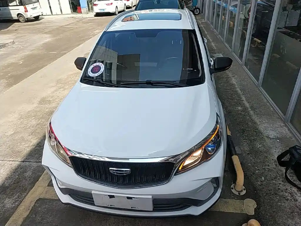 Geely Vision X3 — миниатюра 3