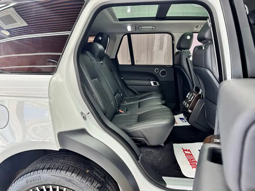 Land Rover Range Rover — миниатюра 18