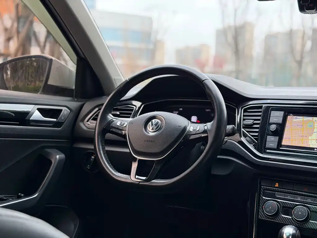 VOLKSWAGEN T ROC EXPLORING SONGS