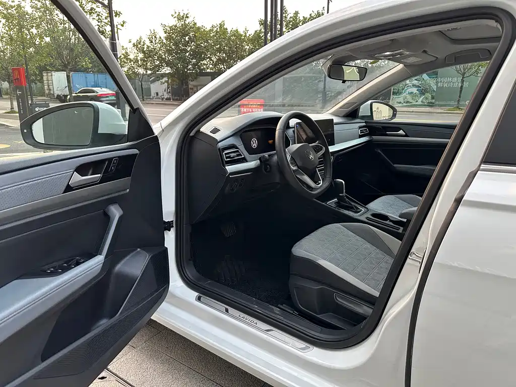 Volkswagen Lavida — миниатюра 4