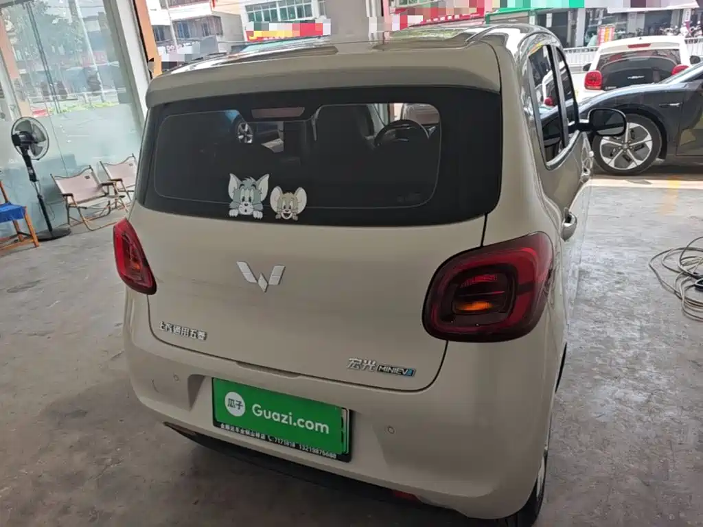 Wuling MINIEV — миниатюра 6