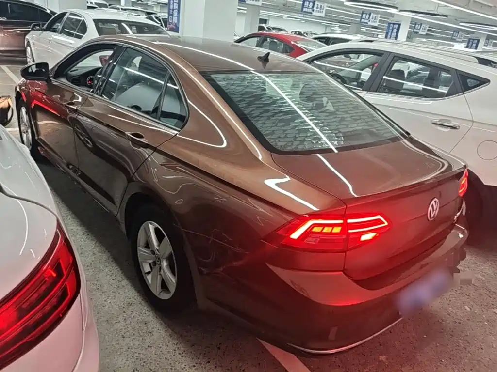 Volkswagen Lamando 2019 230TSI DSG V