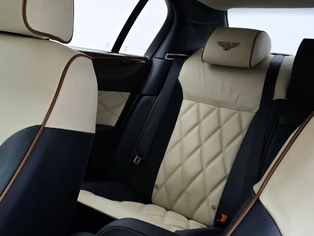 Bentley Flying Spur — миниатюра 4
