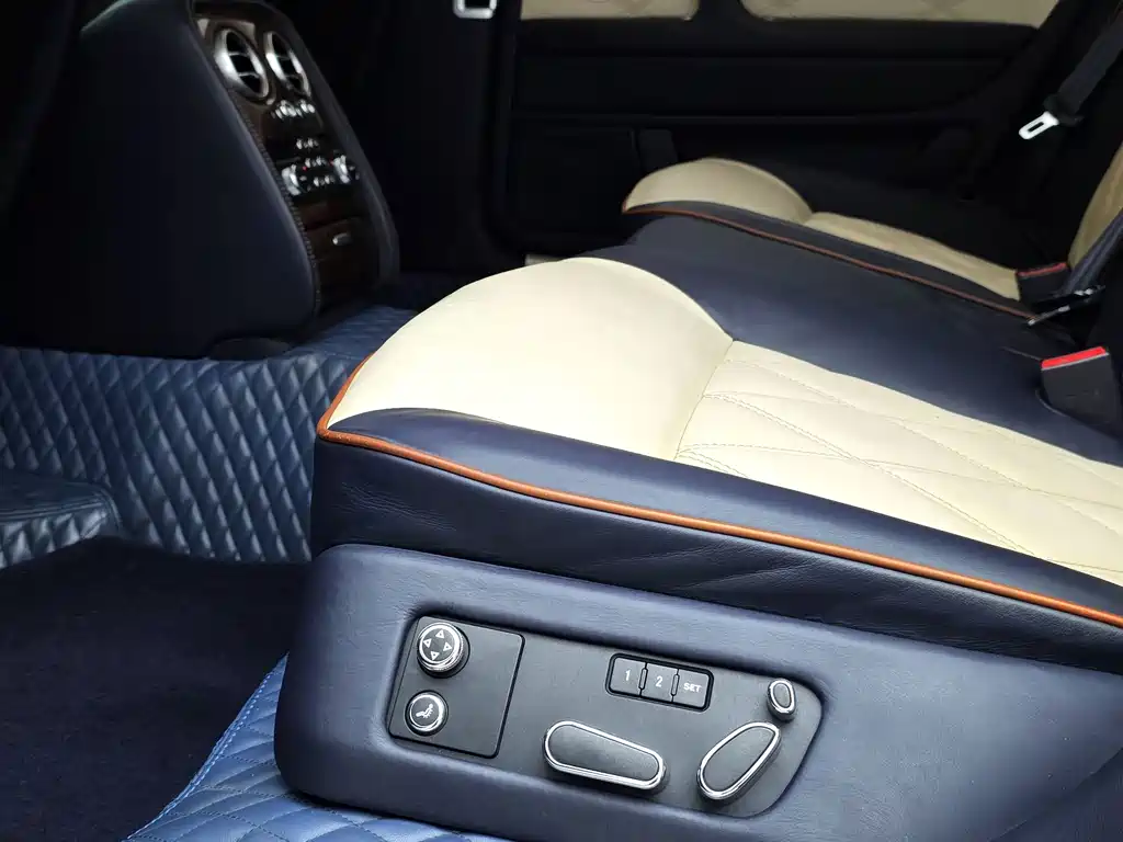 Bentley Flying Spur — миниатюра 24