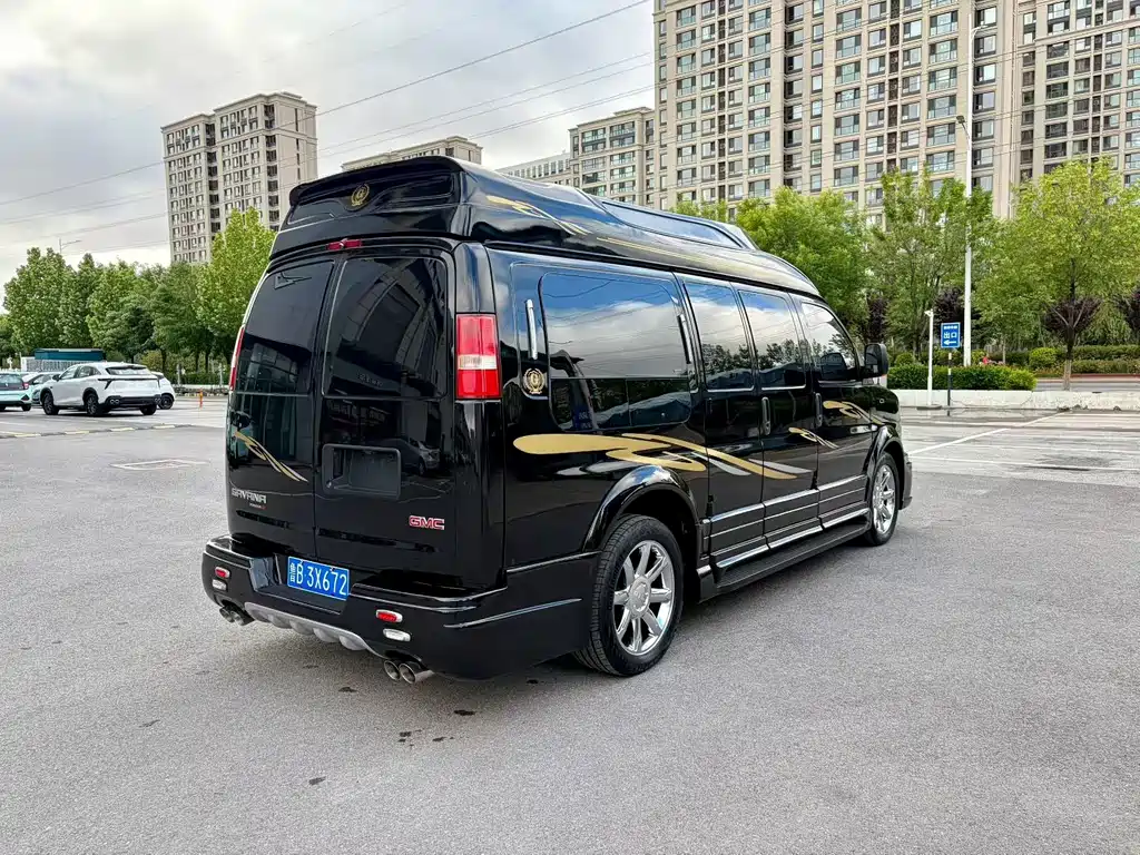 GMC Savana — миниатюра 4