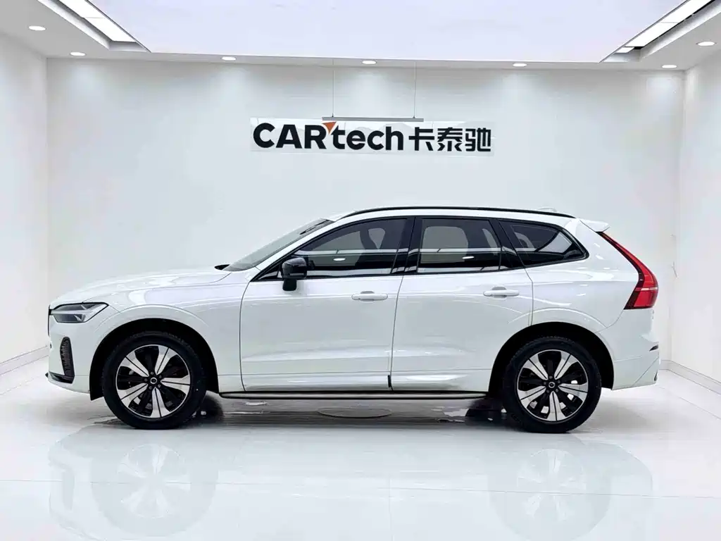 Volvo XC60 2024 B5