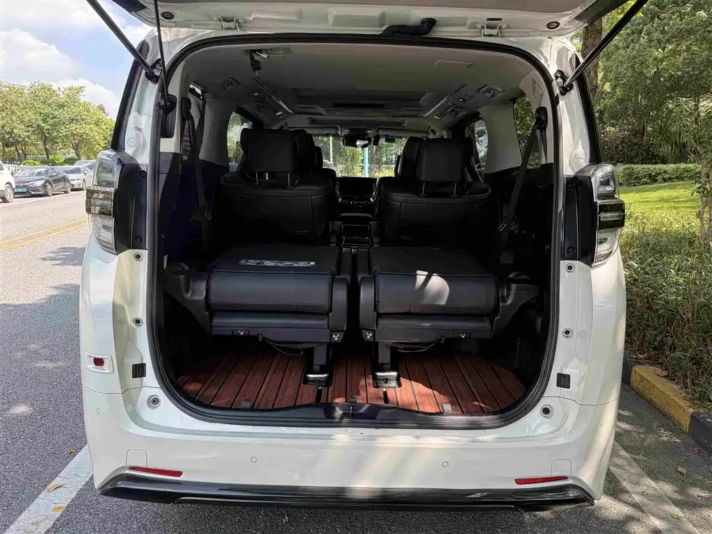 Toyota Vellfire — миниатюра 15