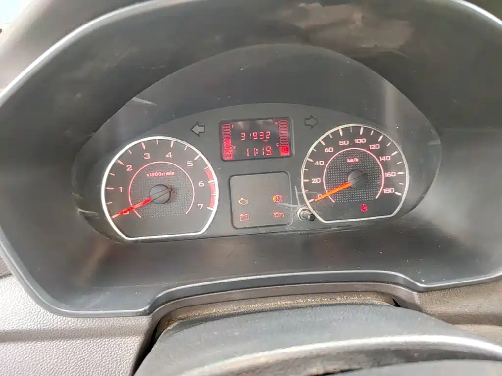 Wuling Hongguang V — миниатюра 12