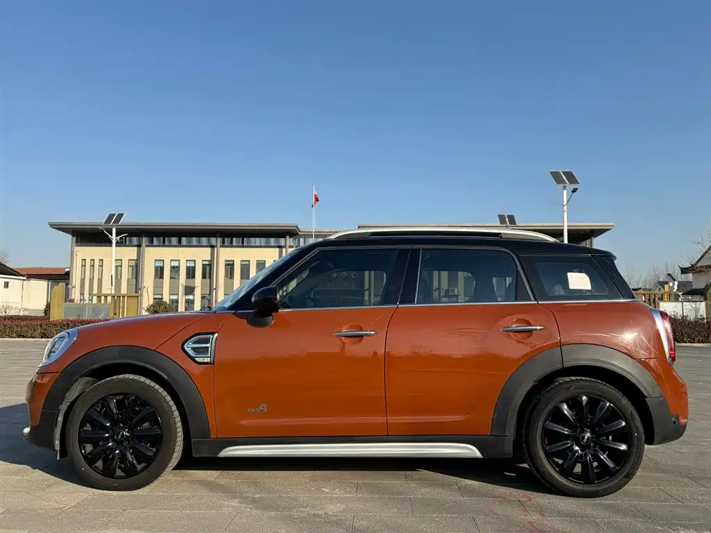 MINI COUNTRYMAN