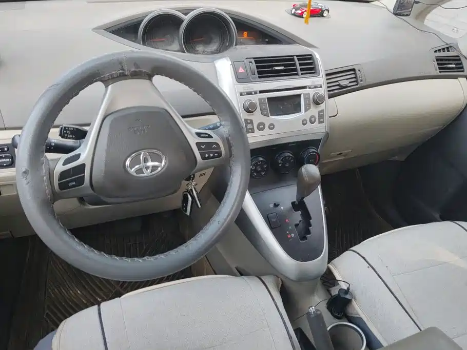 Toyota Verso — миниатюра 12