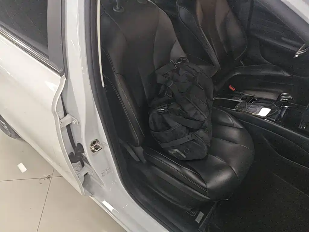 Roewe i5 — миниатюра 20