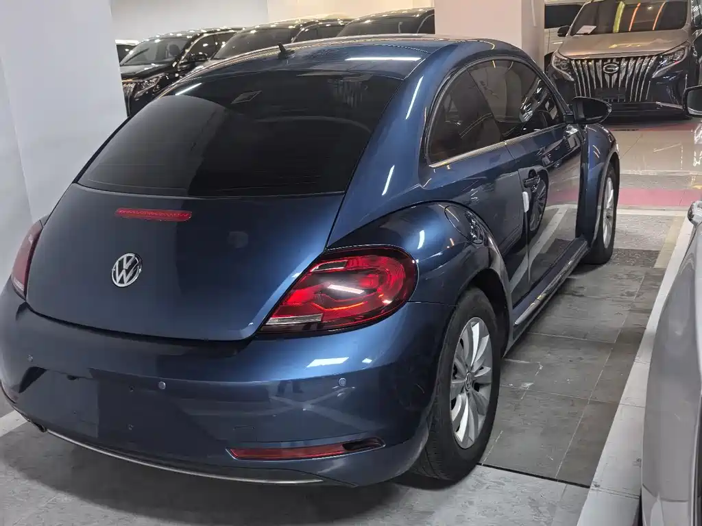 VOLKSWAGEN BEETLE
