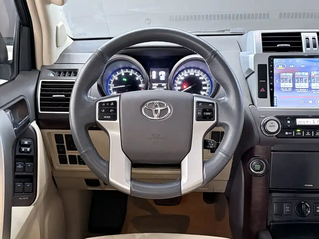 TOYOTA PRADO