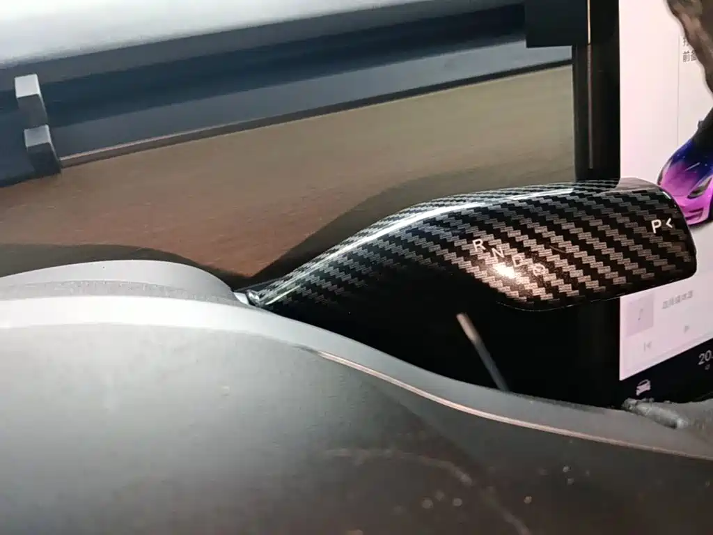 Tesla Model 3 — миниатюра 14