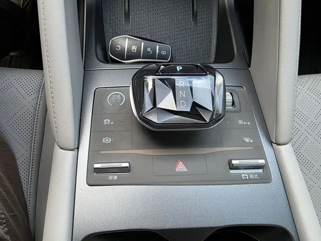 BYD Yuan UP — миниатюра 6
