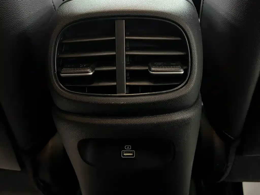 Hyundai Elantra — миниатюра 14