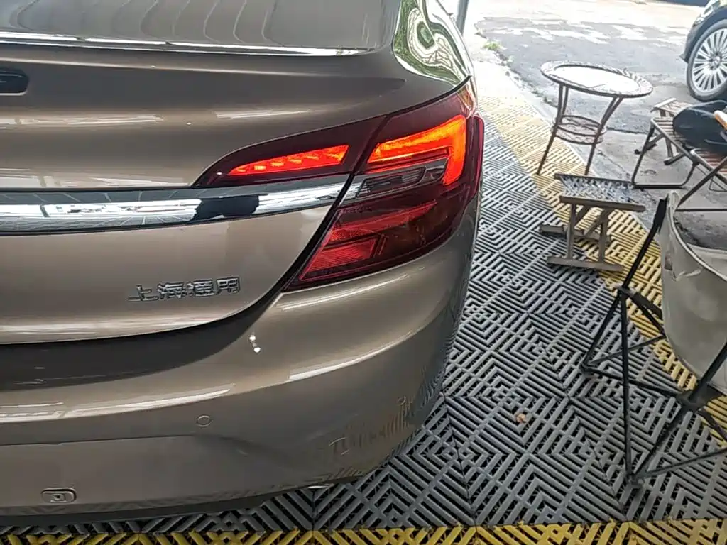 Buick Regal — миниатюра 8