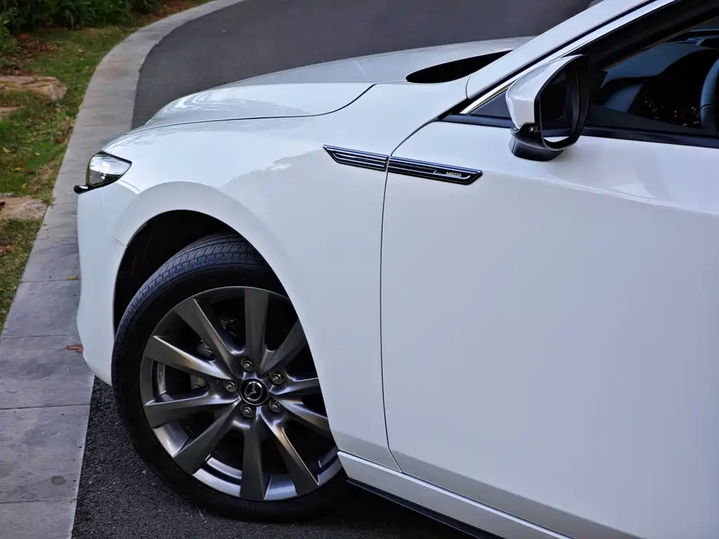 Mazda 3 Axela — миниатюра 10