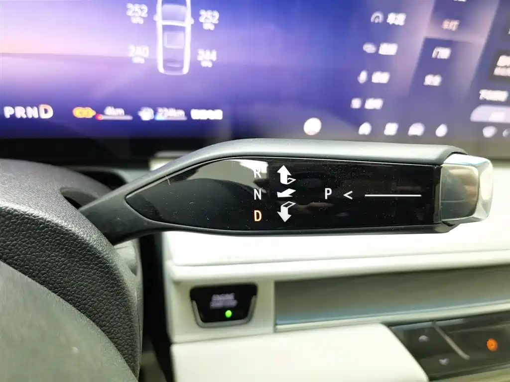 BUICK GL8 NEW ENERGY