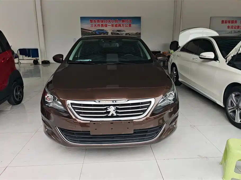PEUGEOT 408