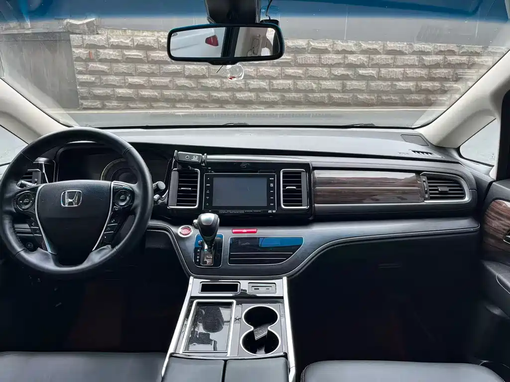 Honda Elysion — миниатюра 8