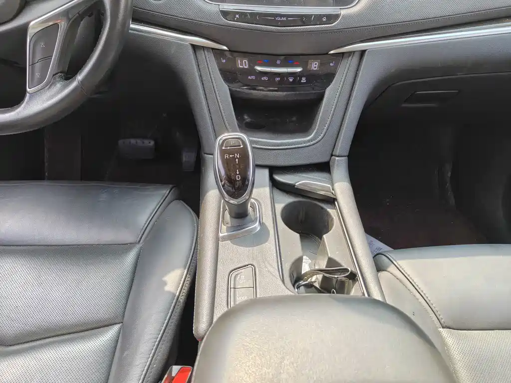 Cadillac XT5 — миниатюра 8