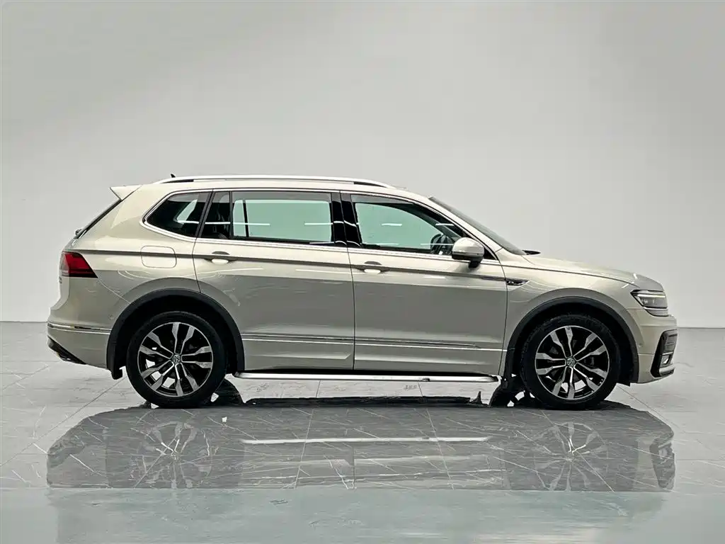 Volkswagen Tiguan L L 2019 330TSI AT R-Line Flagship VI