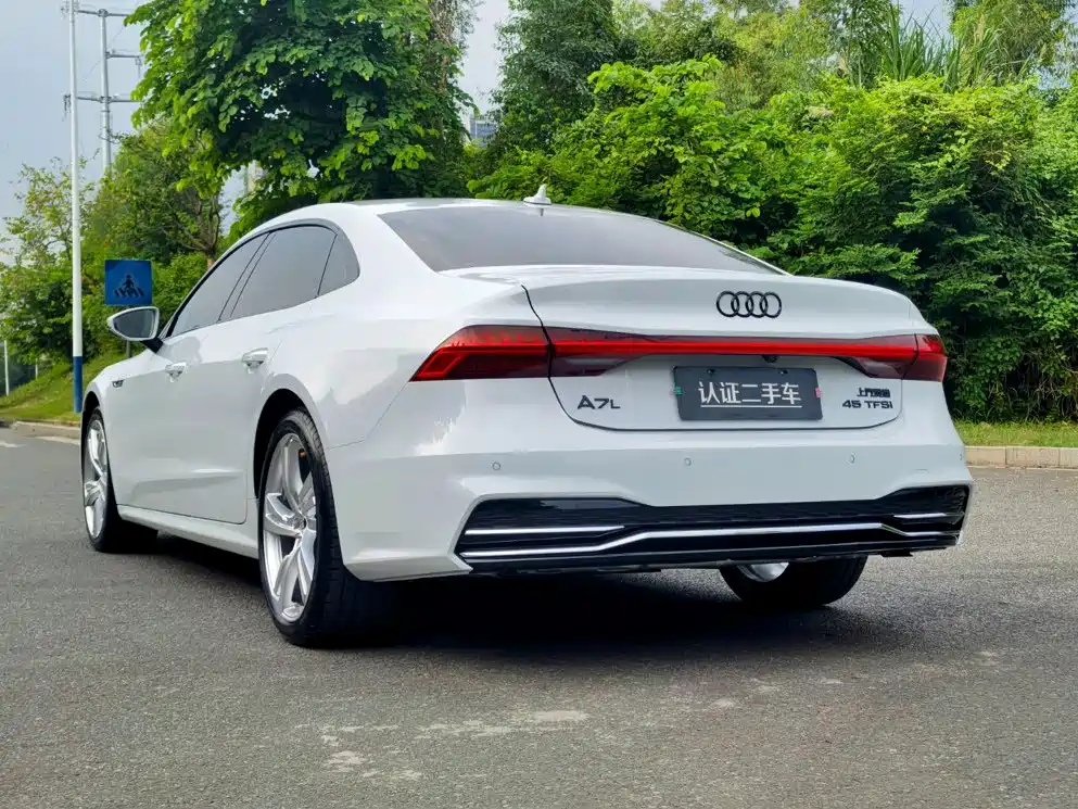 Audi A7L — миниатюра 5