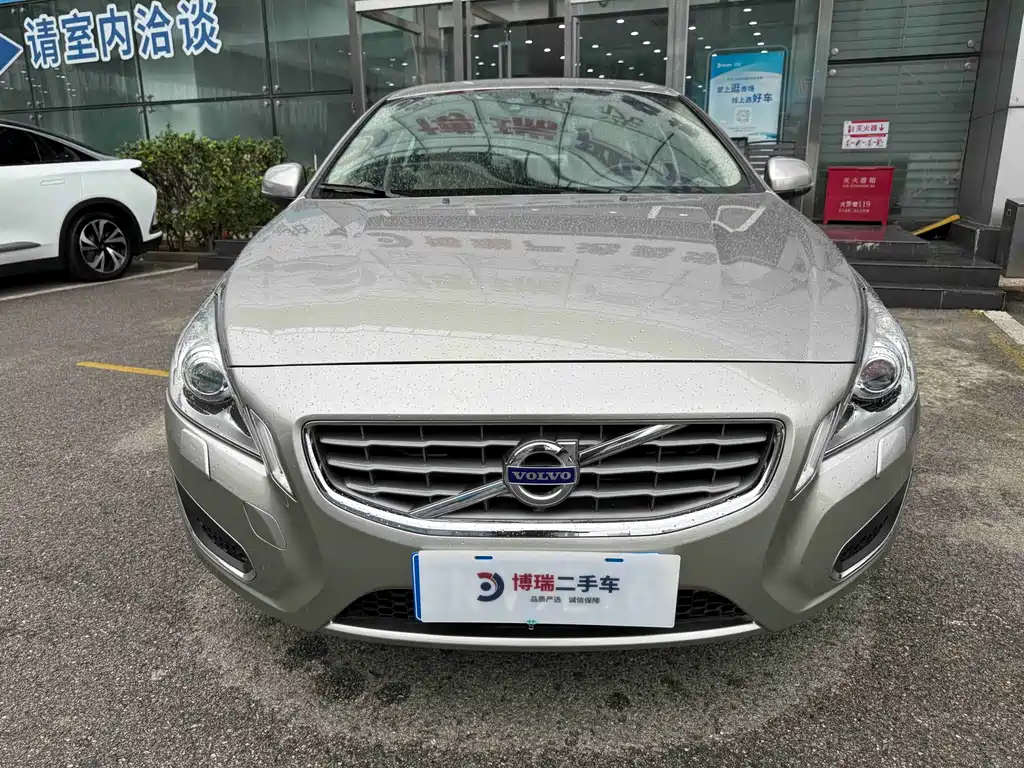 Volvo S60 (Import) — миниатюра 3