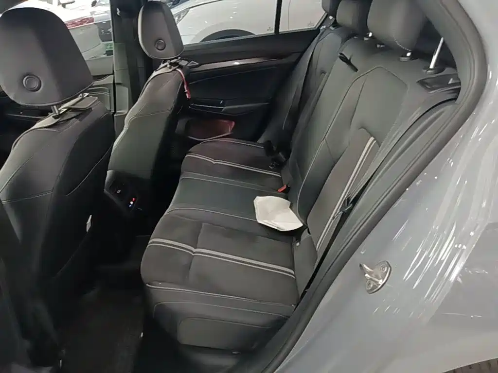 Volkswagen Golf — миниатюра 17