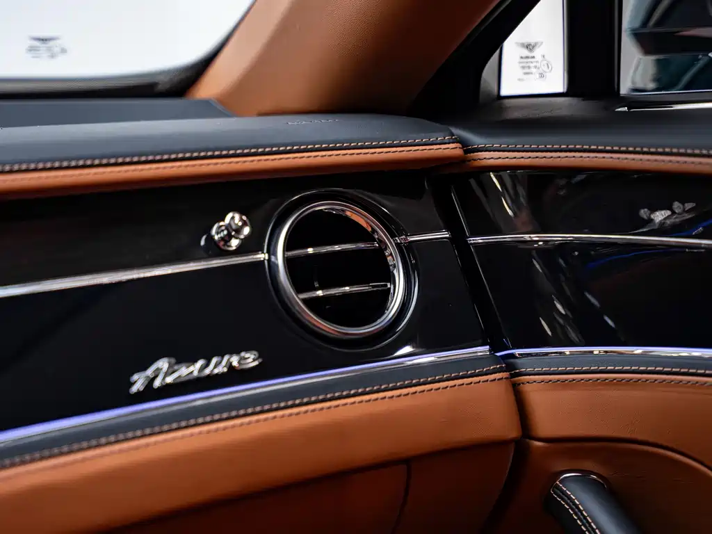Bentley Flying Spur — миниатюра 11