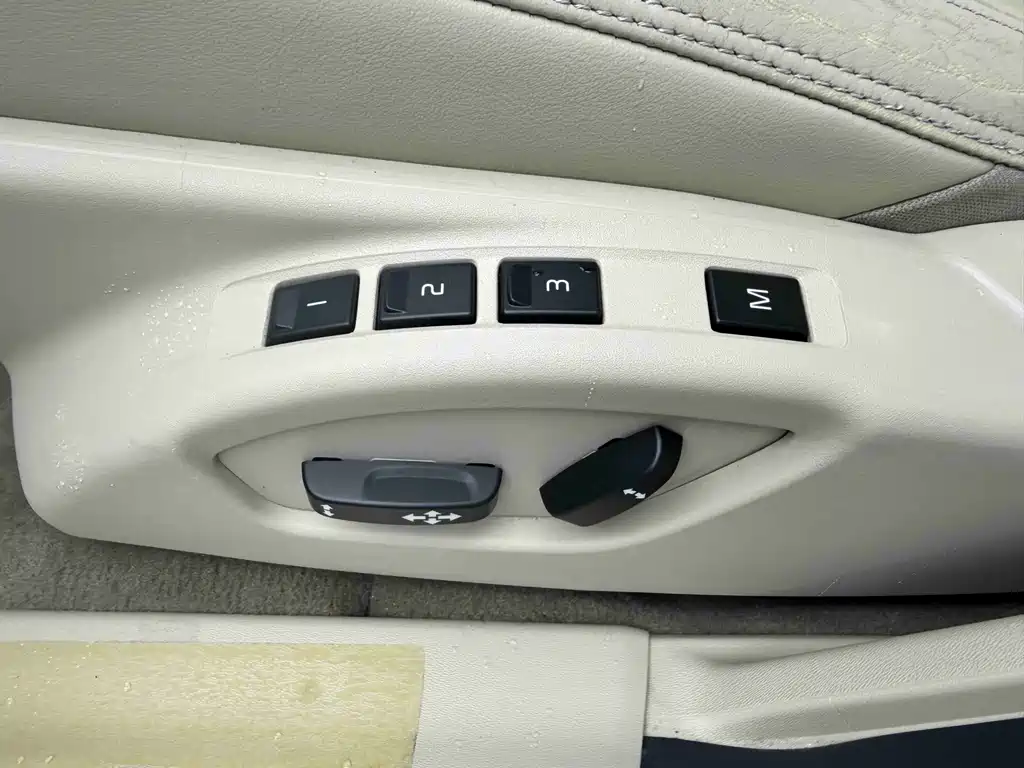Volvo S60 (Import) — миниатюра 39