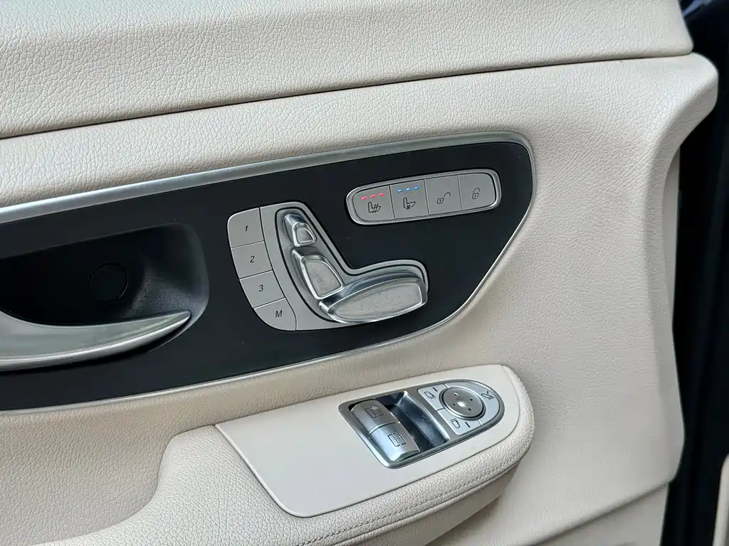 MERCEDES-BENZ V CLASS