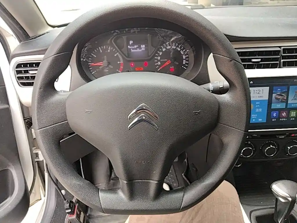 Citroen Elysee — миниатюра 11